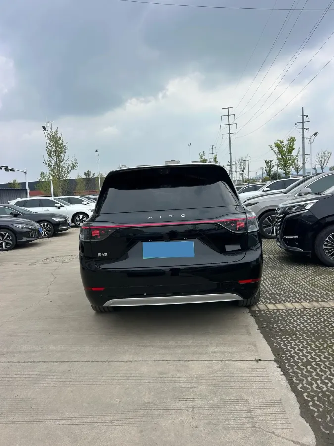 2025 AITO AITO M9 REEV 160HP REEV 52KWH,autocango,china used car exporter,china ev exporter,chinese used car exporter,chinese used ev exporter