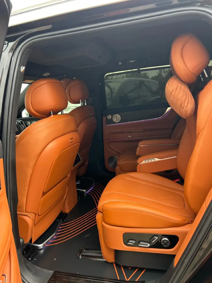 2025 AITO AITO M9 REEV 160HP REEV 52KWH,autocango,china used car exporter,china ev exporter,chinese used car exporter,chinese used ev exporter