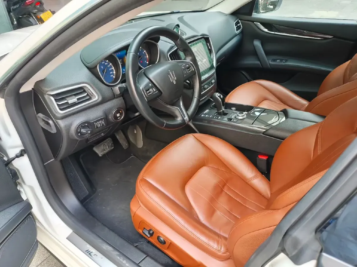 2017 Maserati Ghibli 3.0T 350HP V6 8AT,autocango,china used car exporter,china ev exporter,chinese used car exporter,chinese used ev exporter
