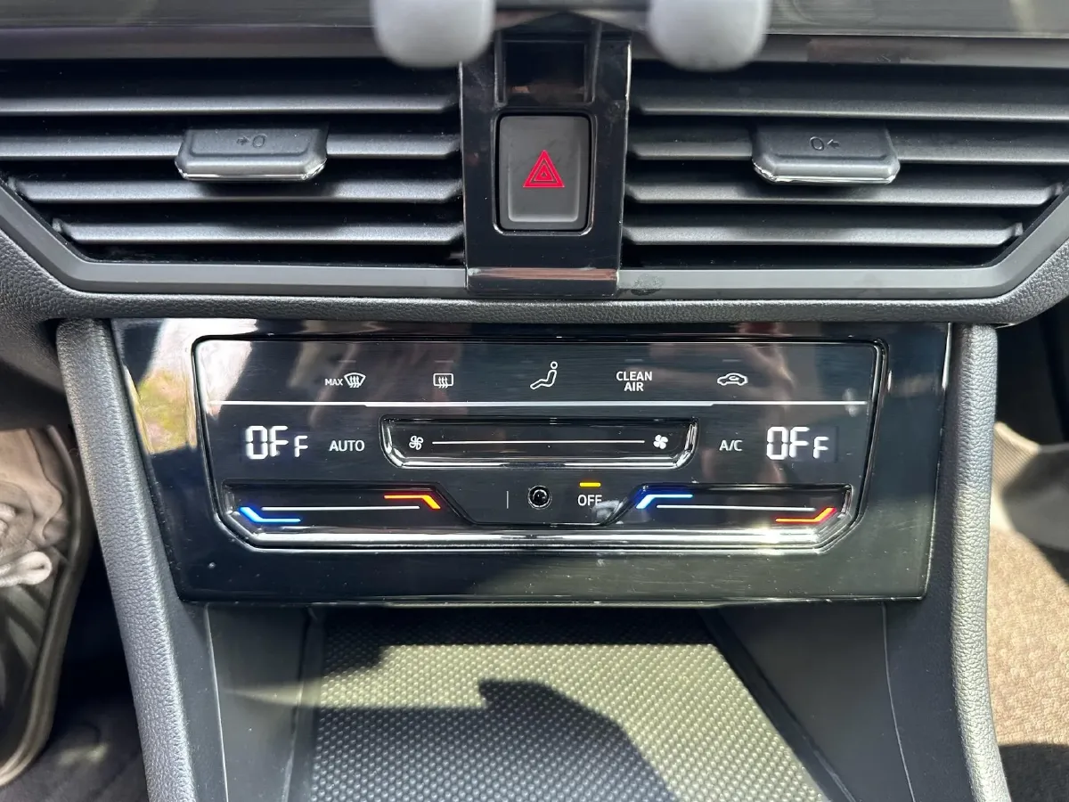 2021 Volkswagen Bora 1.5L 113HP L4 6AT,autocango,china used car exporter,china ev exporter,chinese used car exporter,chinese used ev exporter