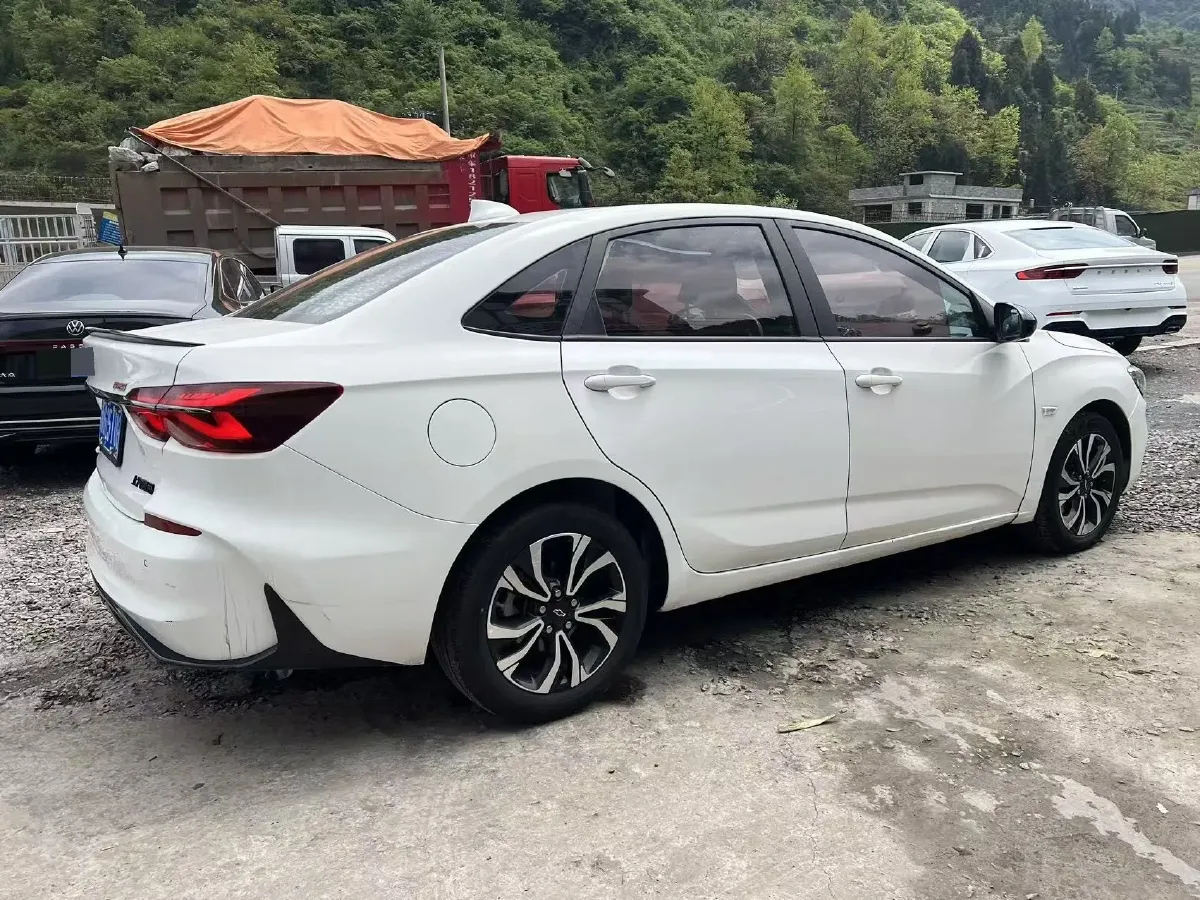 2019 Chevrolet Monza 1.3T 163HP L3 6AT,autocango,china used car exporter,china ev exporter,chinese used car exporter,chinese used ev exporter