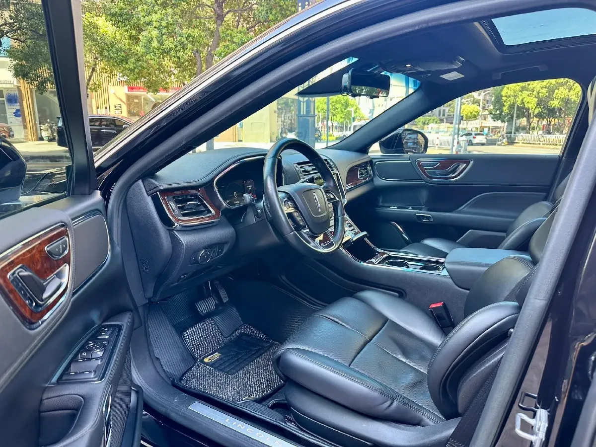 2019 Lincoln Continental 2.0T 261HP L4 6AT,autocango,china used car exporter,china ev exporter,chinese used car exporter,chinese used ev exporter