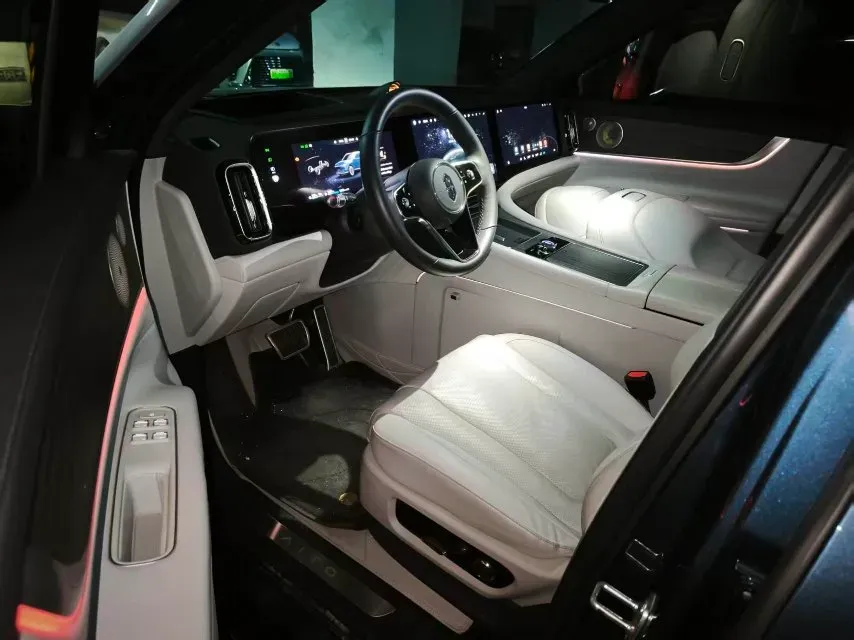 2024 AITO AITO M9 1.5T 152HP L4 REEV 42KWH,autocango,china used car exporter,china ev exporter,chinese used car exporter,chinese used ev exporter