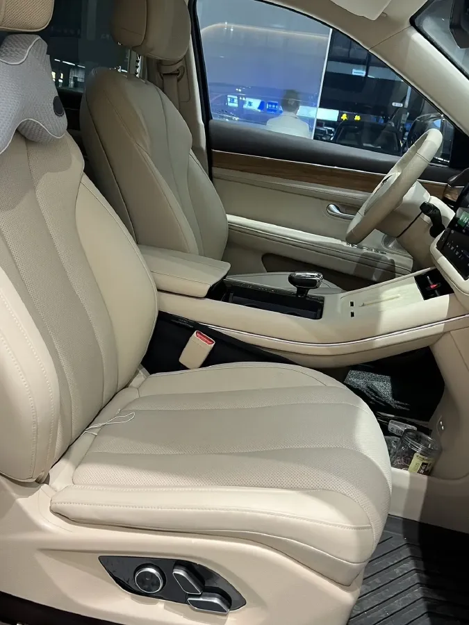 2024 AITO AITO M7 1.5T 152HP L4 REEV 40KWH,autocango,china used car exporter,china ev exporter,chinese used car exporter,chinese used ev exporter