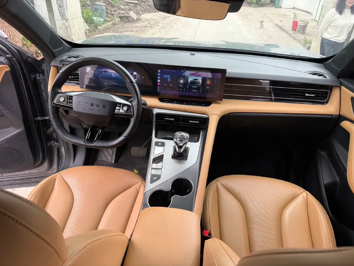 2023 Roewe RX5 1.5T 188HP L4 7DCT,autocango,china used car exporter,china ev exporter,chinese used car exporter,chinese used ev exporter