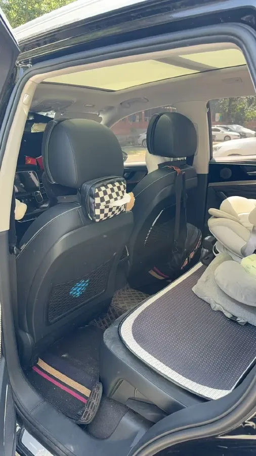 2022 HongQi HS5 2.0T 224HP L4 6AT,autocango,china used car exporter,china ev exporter,chinese used car exporter,chinese used ev exporter