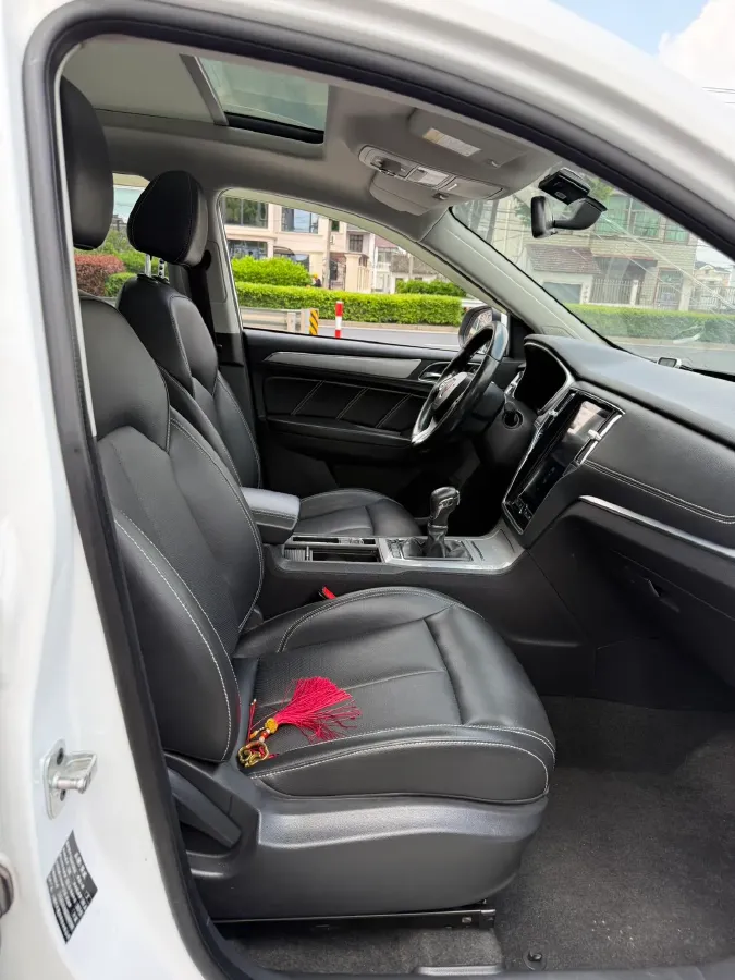 2020 Roewe i6 1.5T 169HP L4 7DCT,autocango,china used car exporter,china ev exporter,chinese used car exporter,chinese used ev exporter