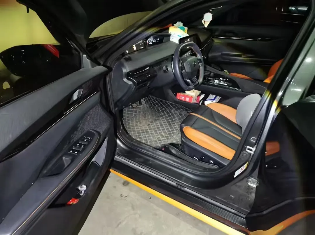 2024 ChangAn UNI-V 1.5T 188HP L4 7DCT,autocango,china used car exporter,china ev exporter,chinese used car exporter,chinese used ev exporter