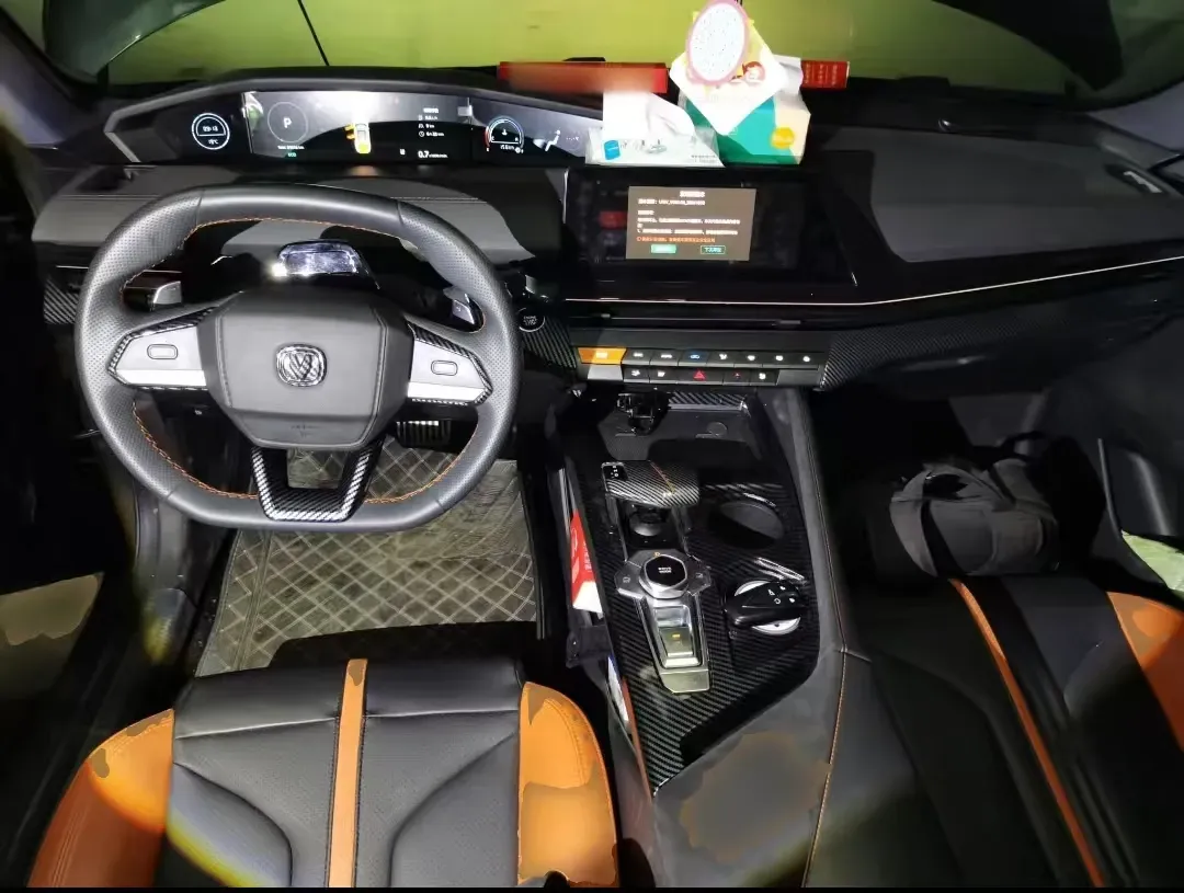 2024 ChangAn UNI-V 1.5T 188HP L4 7DCT,autocango,china used car exporter,china ev exporter,chinese used car exporter,chinese used ev exporter