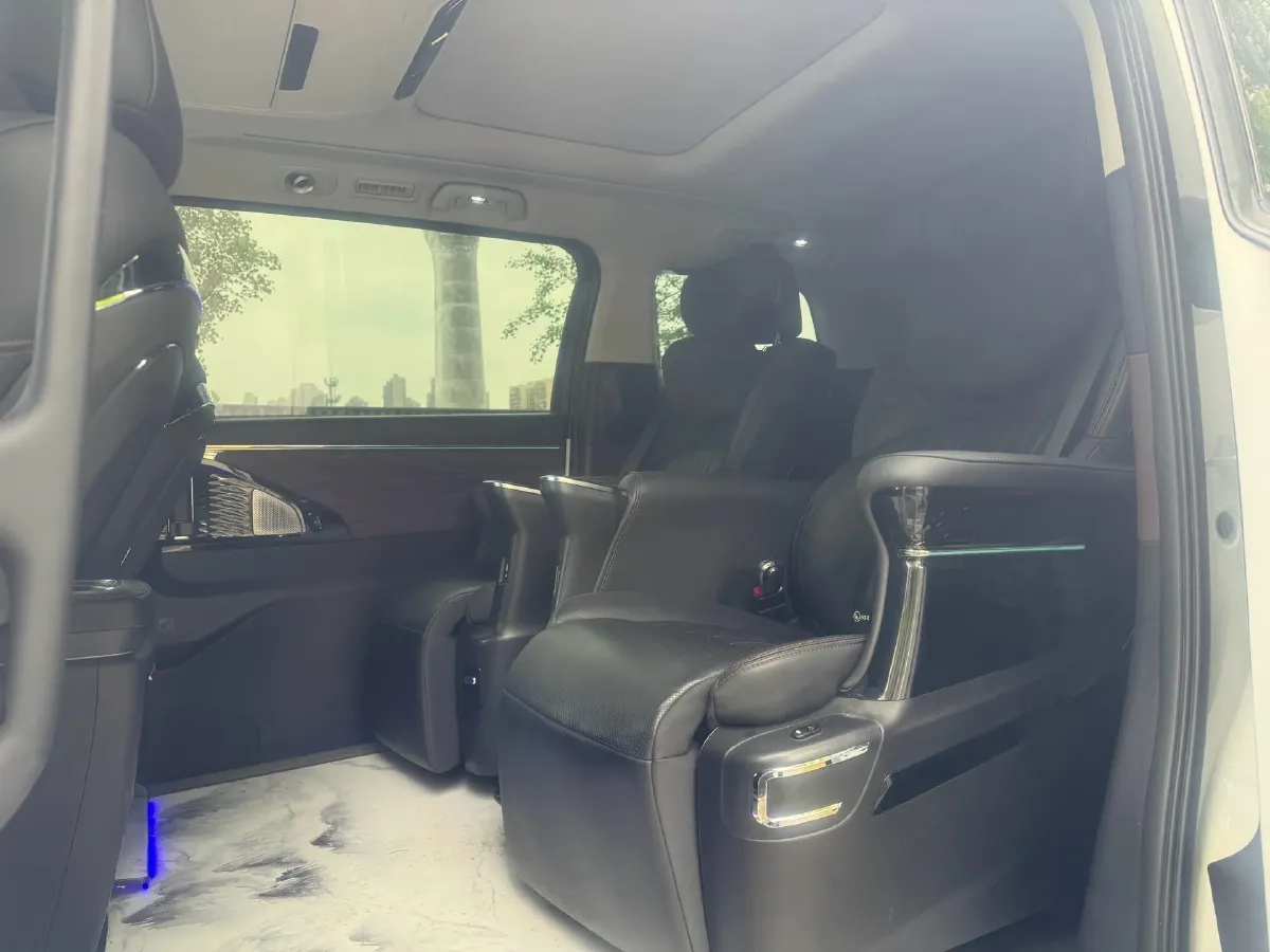 2024 GAC Trumpchi M8 2.0T 190HP L4 2DHT Hybrid,autocango,china used car exporter,china ev exporter,chinese used car exporter,chinese used ev exporter