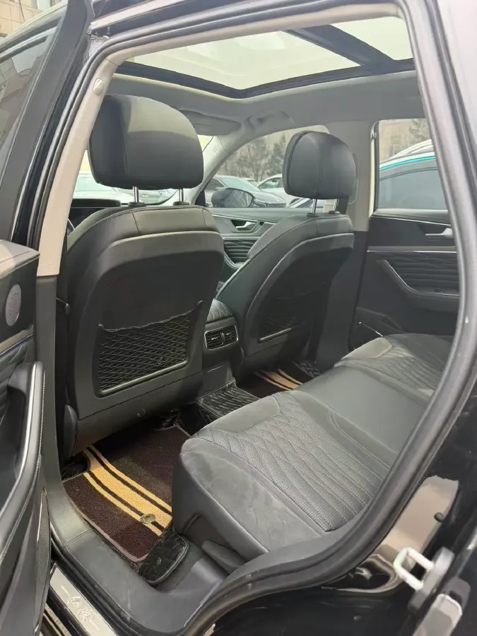 2022 HongQi HS5 2.0T 224HP L4 6AT,autocango,china used car exporter,china ev exporter,chinese used car exporter,chinese used ev exporter