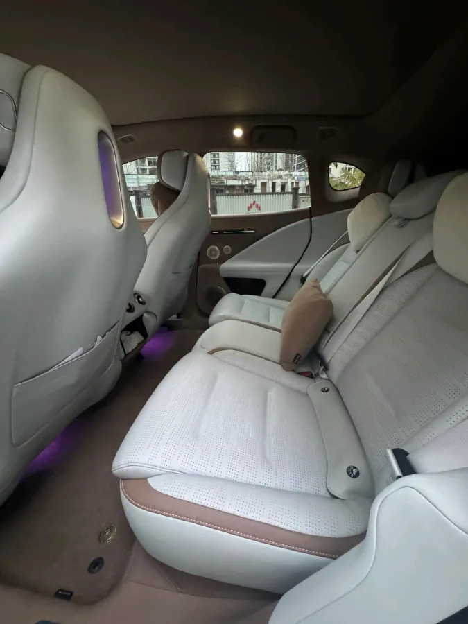 2024 Avatr 07 1.5T 156HP L4 REEV 39.05KWH,autocango,china used car exporter,china ev exporter,chinese used car exporter,chinese used ev exporter