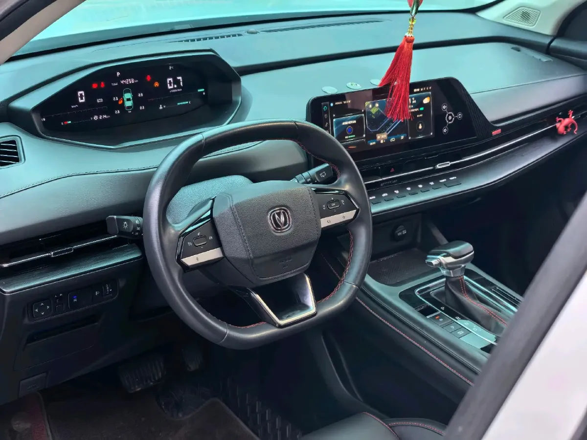 2022 ChangAn CS55 Plus 1.5T 180HP L4 7DCT,autocango,china used car exporter,china ev exporter,chinese used car exporter,chinese used ev exporter