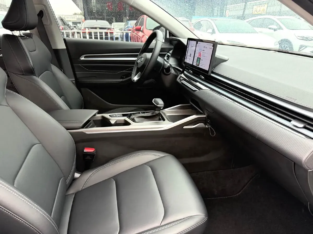 2025 Geely Emgrand 1.5L 127HP L4 CVT,autocango,china used car exporter,china ev exporter,chinese used car exporter,chinese used ev exporter