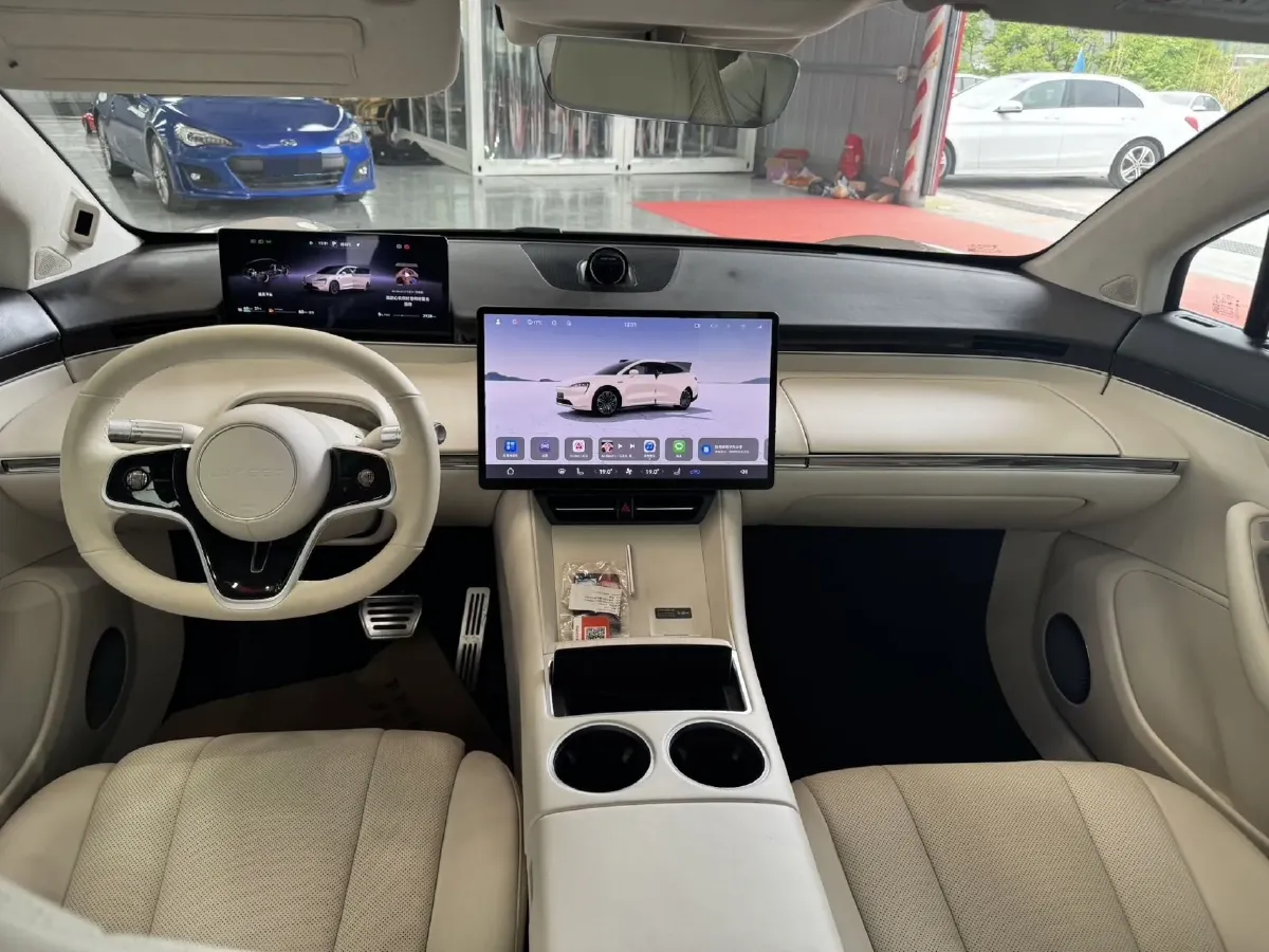 2025 Luxeed R7 REEV 156HP REEV 37KWH,autocango,china used car exporter,china ev exporter,chinese used car exporter,chinese used ev exporter