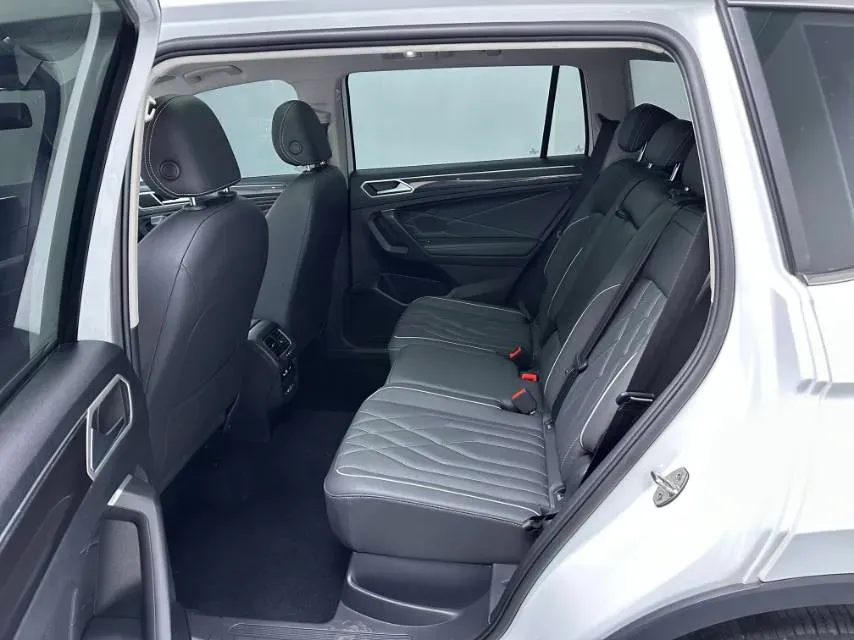 2023 Volkswagen Tiguan L 1.5T 160HP L4 7DCT,autocango,china used car exporter,china ev exporter,chinese used car exporter,chinese used ev exporter