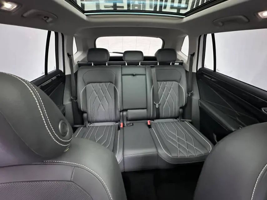 2023 Volkswagen Tiguan L 1.5T 160HP L4 7DCT,autocango,china used car exporter,china ev exporter,chinese used car exporter,chinese used ev exporter