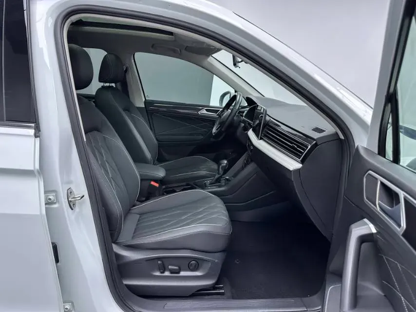 2023 Volkswagen Tiguan L 1.5T 160HP L4 7DCT,autocango,china used car exporter,china ev exporter,chinese used car exporter,chinese used ev exporter