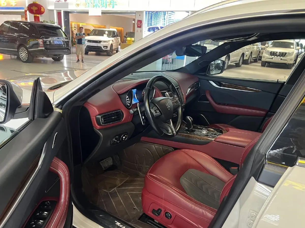 2018 Maserati Levante 3.0T 350HP V6 8AT,autocango,china used car exporter,china ev exporter,chinese used car exporter,chinese used ev exporter