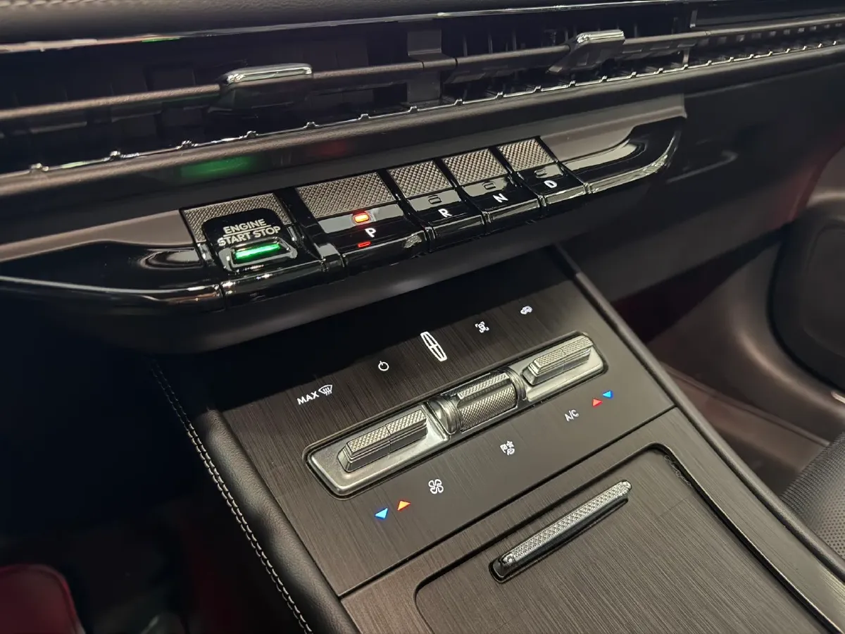 2024 Lincoln Corsair 1.5T 193HP L4 E-CVT Hybrid,autocango,china used car exporter,china ev exporter,chinese used car exporter,chinese used ev exporter