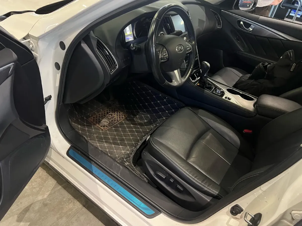 2016 Infiniti Q50L 2.0T 211HP L4 7AT,autocango,china used car exporter,china ev exporter,chinese used car exporter,chinese used ev exporter