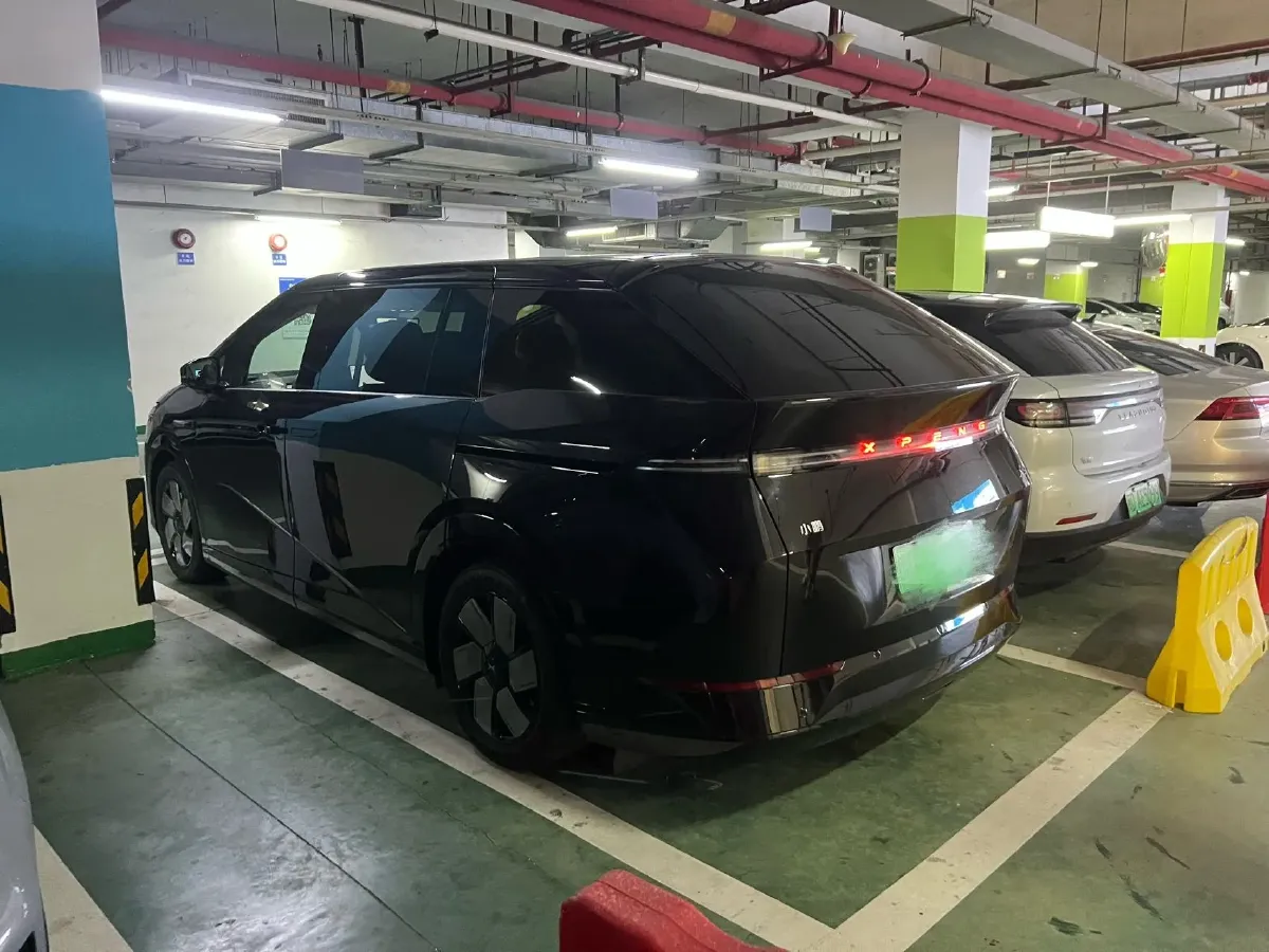 2024 Xpeng X9 BEV 84.5KWH,autocango,china used car exporter,china ev exporter,chinese used car exporter,chinese used ev exporter