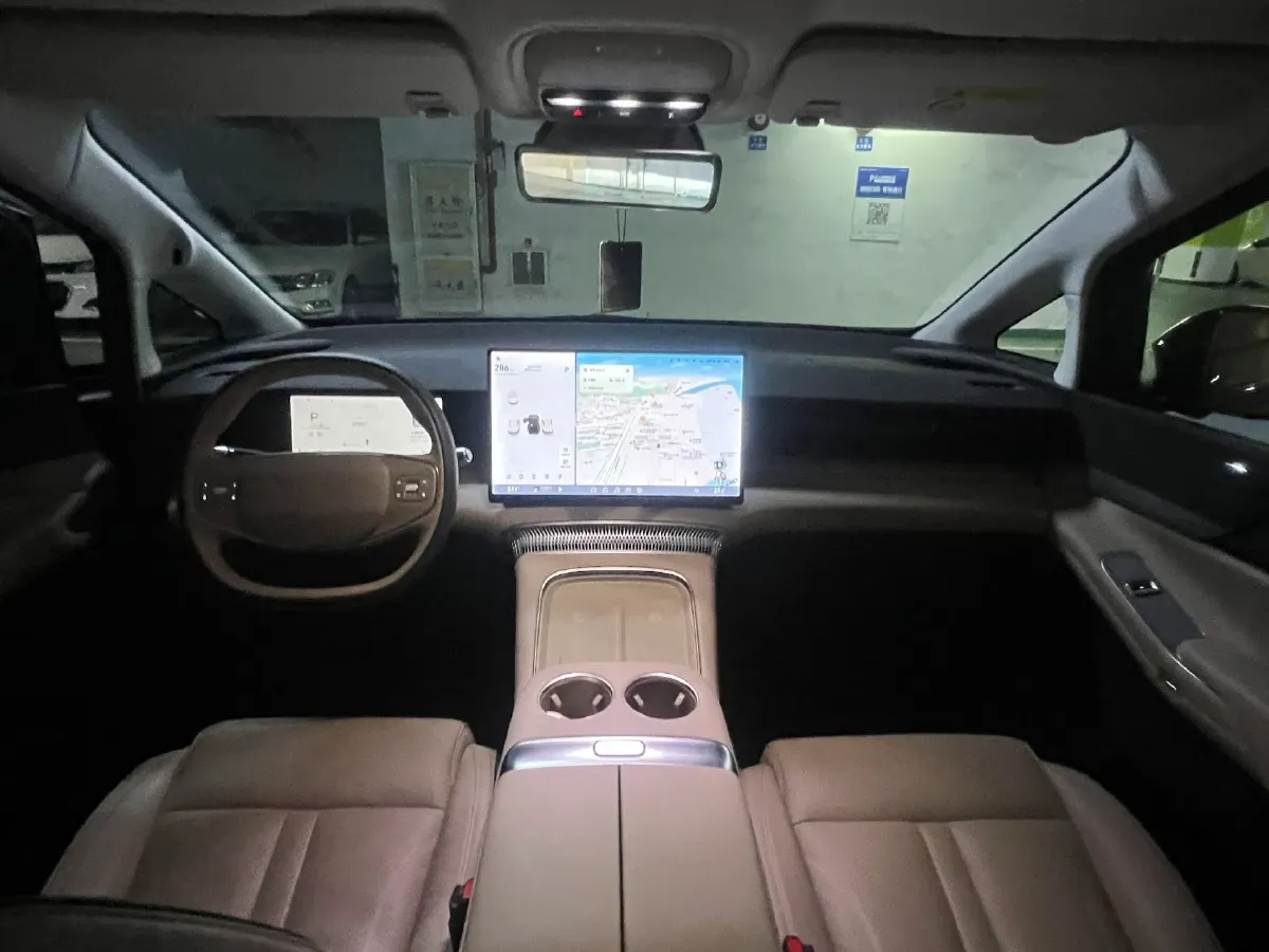 2024 Xpeng X9 BEV 84.5KWH,autocango,china used car exporter,china ev exporter,chinese used car exporter,chinese used ev exporter