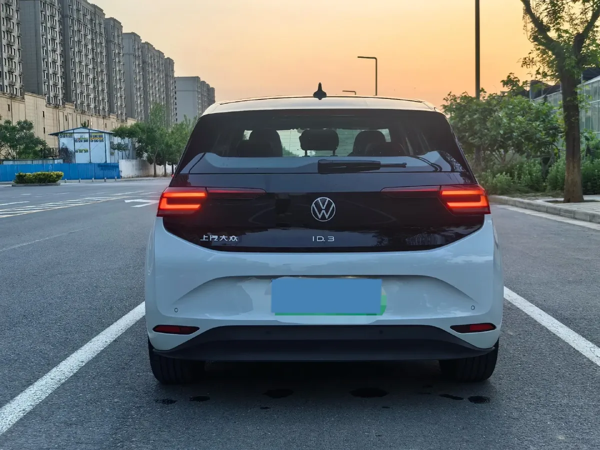 2025 Volkswagen ID.3 BEV 52.8KWH,autocango,china used car exporter,china ev exporter,chinese used car exporter,chinese used ev exporter