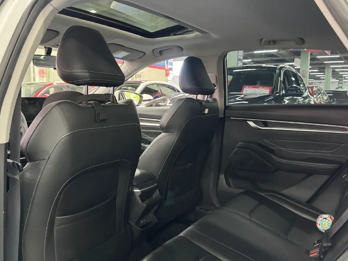 2025 Geely Emgrand 1.5L 127HP L4 5MT,autocango,china used car exporter,china ev exporter,chinese used car exporter,chinese used ev exporter