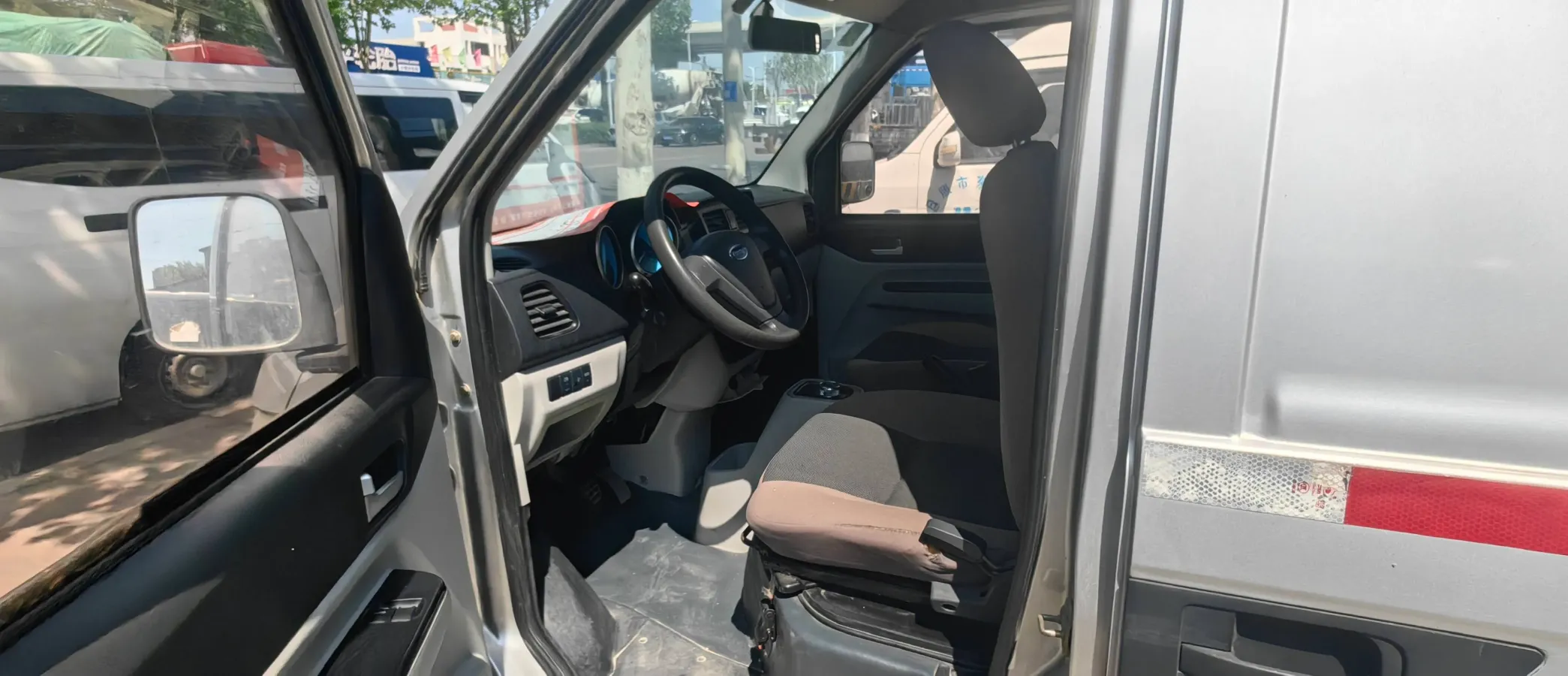 2020 BaoJun RC-5 1.5L 99HP L4 CVT,autocango,china used car exporter,china ev exporter,chinese used car exporter,chinese used ev exporter