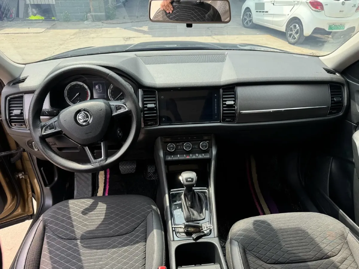 2017 Skoda Kodiak 1.8T 180HP L4 7DCT,autocango,china used car exporter,china ev exporter,chinese used car exporter,chinese used ev exporter