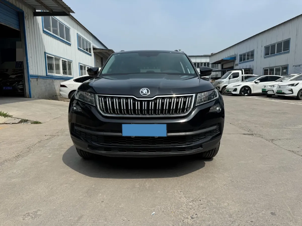 2017 Skoda Kodiak 1.8T 180HP L4 7DCT,autocango,china used car exporter,china ev exporter,chinese used car exporter,chinese used ev exporter