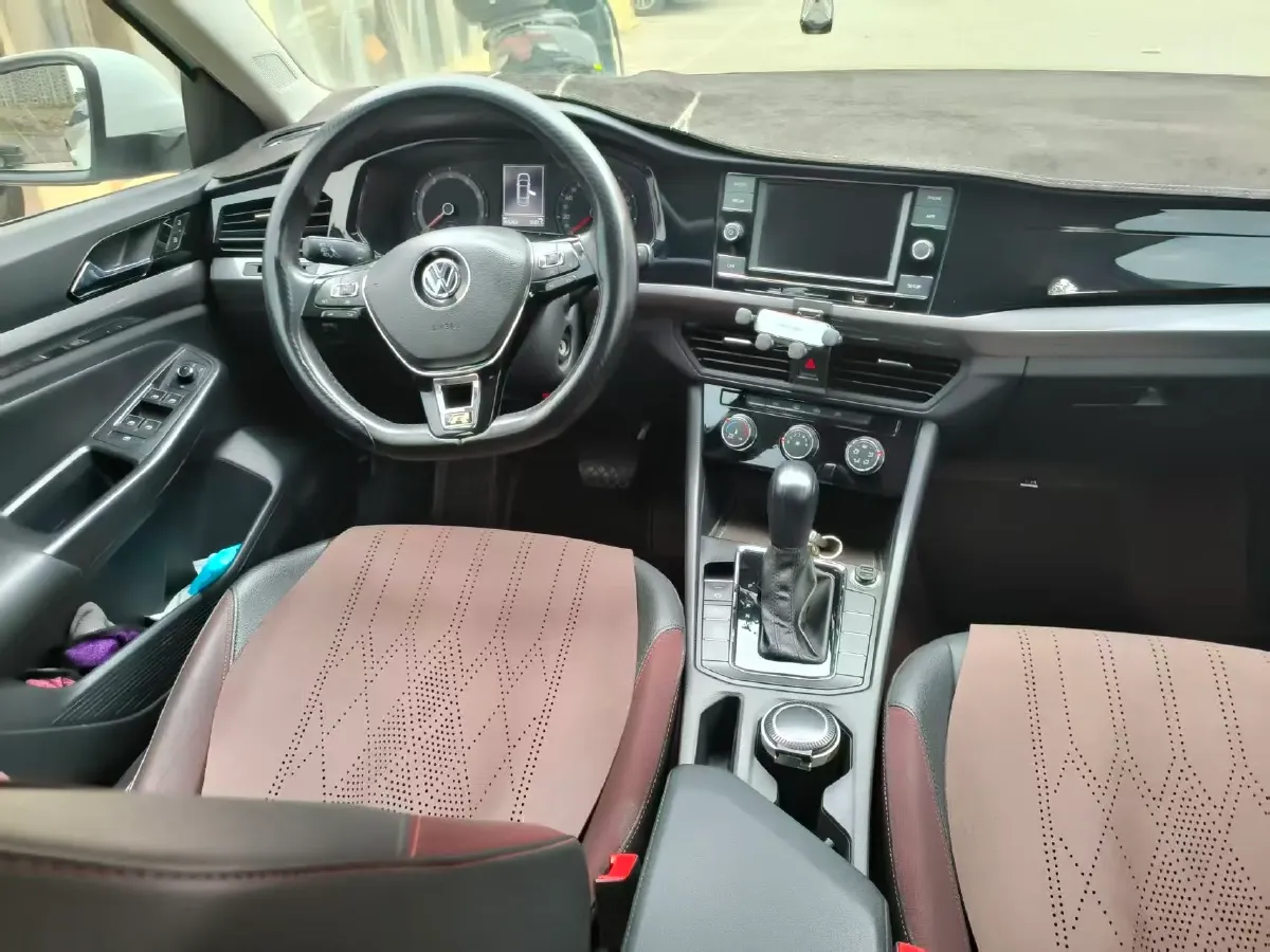 2020 Volkswagen Bora 1.5L 113HP L4 6AT,autocango,china used car exporter,china ev exporter,chinese used car exporter,chinese used ev exporter