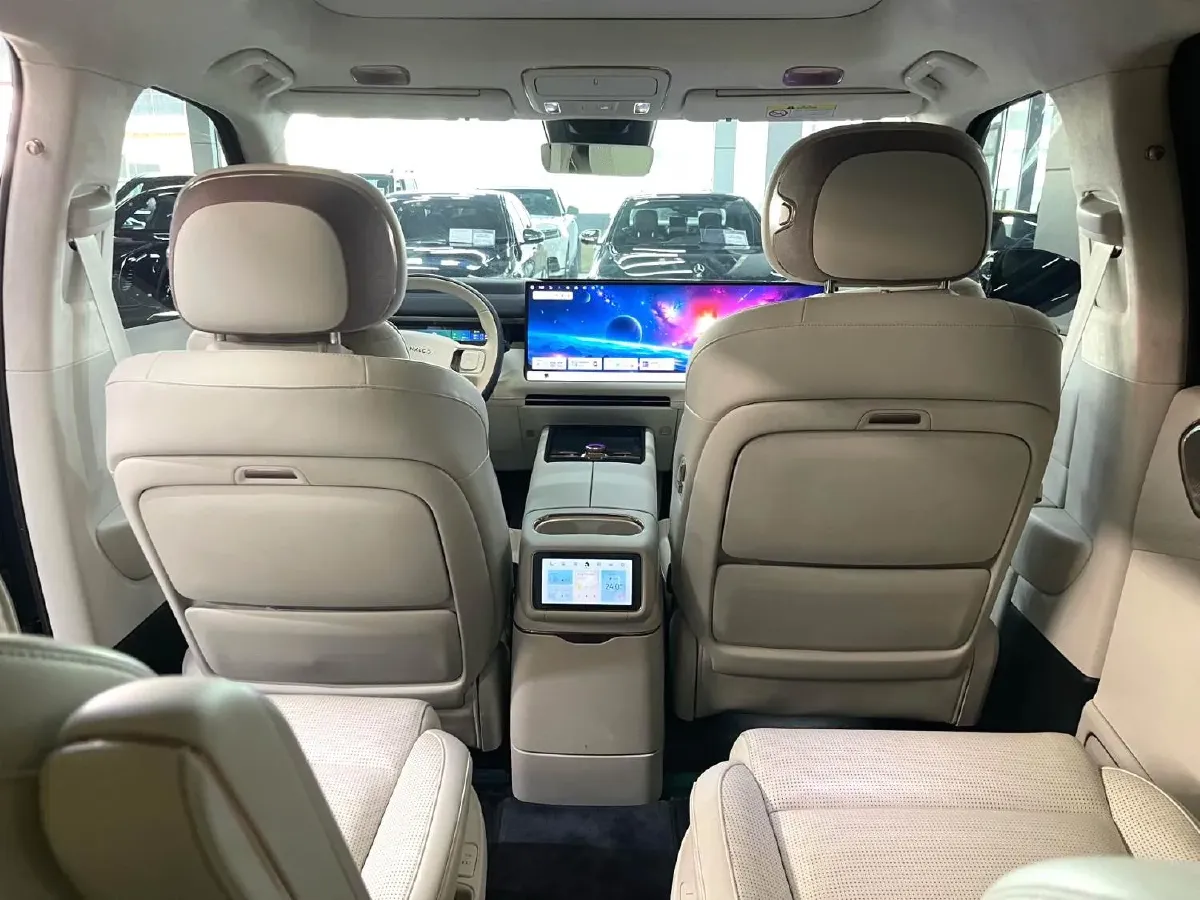 2025 LYNK&CO 900 2.0T 254HP L4 3DHT PHEV,autocango,china used car exporter,china ev exporter,chinese used car exporter,chinese used ev exporter