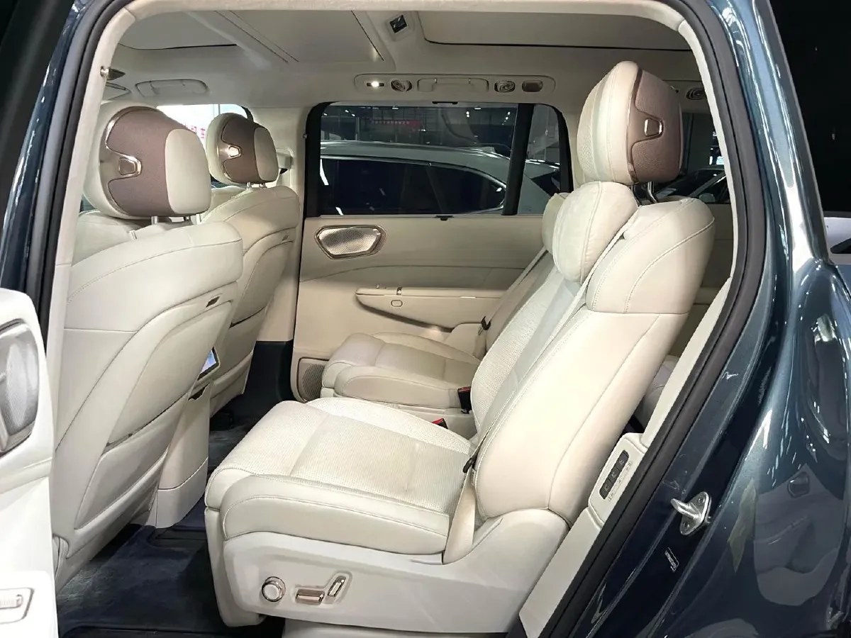 2025 LYNK&CO 900 2.0T 254HP L4 3DHT PHEV,autocango,china used car exporter,china ev exporter,chinese used car exporter,chinese used ev exporter