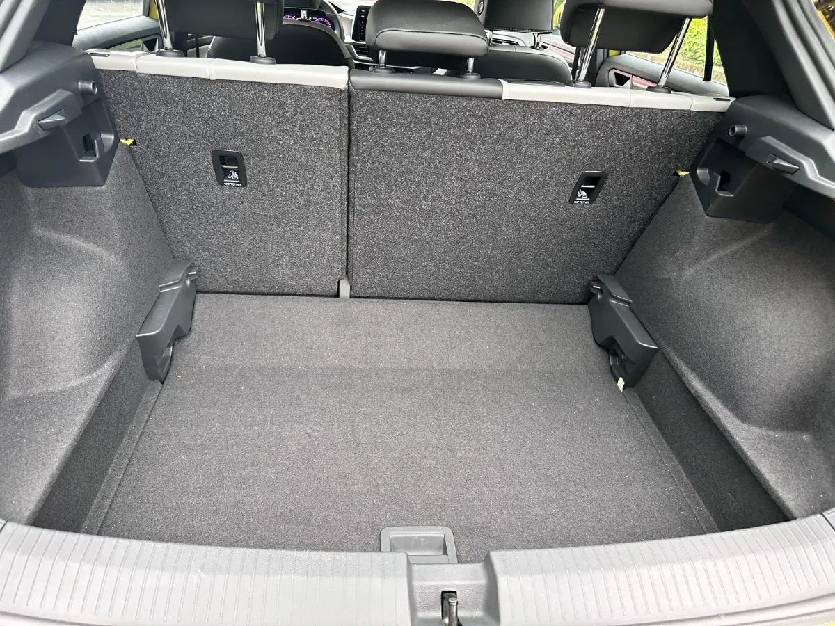 2023 Volkswagen T-Roc 1.5T 160HP L4 7DCT,autocango,china used car exporter,china ev exporter,chinese used car exporter,chinese used ev exporter