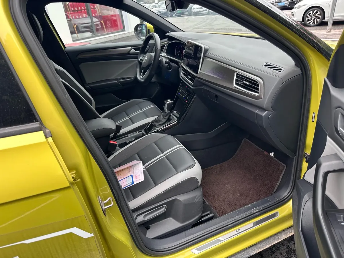 2023 Volkswagen T-Roc 1.5T 160HP L4 7DCT,autocango,china used car exporter,china ev exporter,chinese used car exporter,chinese used ev exporter