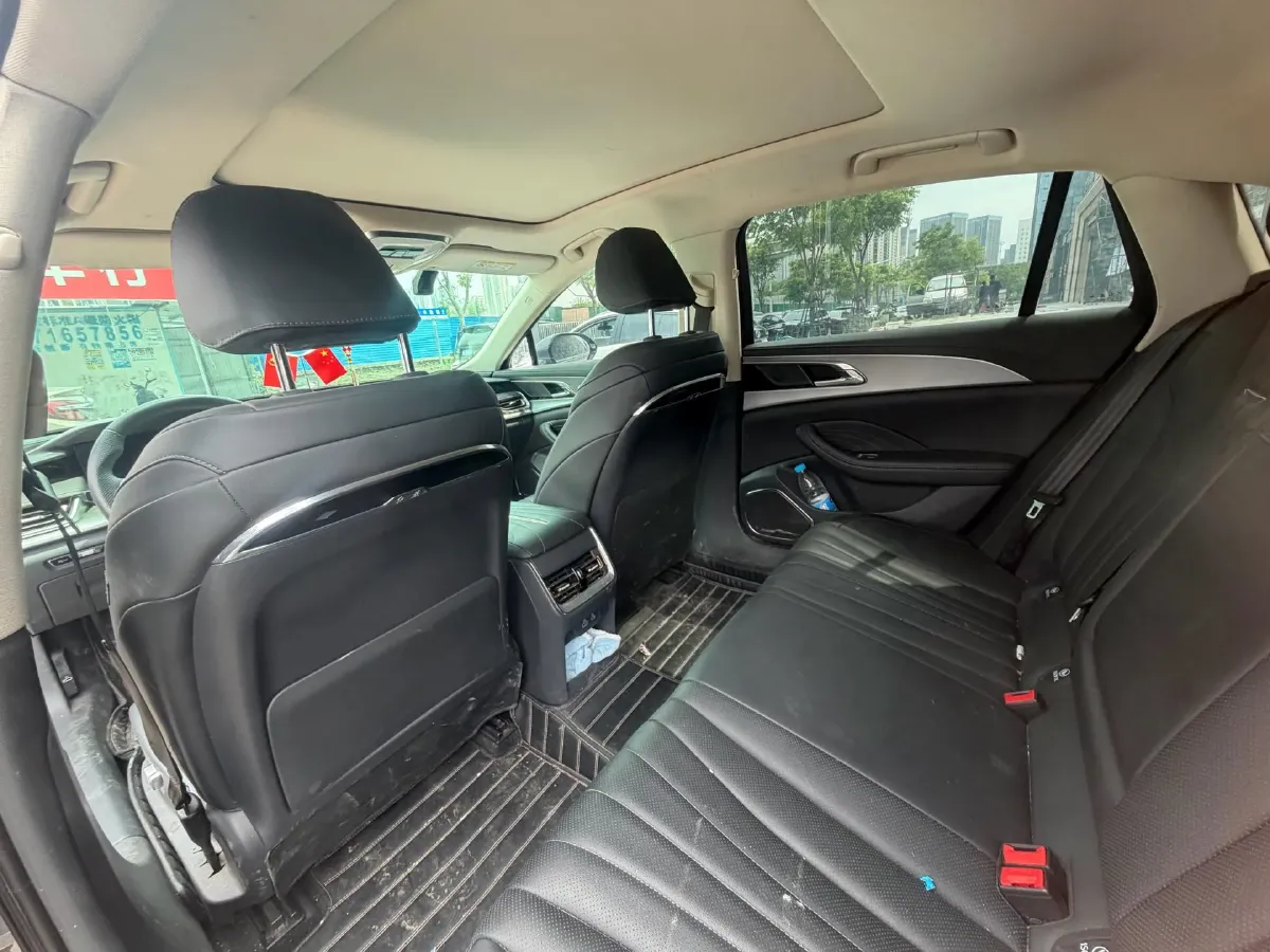 2023 HongQi H5 2.0T 224HP L4 8AT,autocango,china used car exporter,china ev exporter,chinese used car exporter,chinese used ev exporter