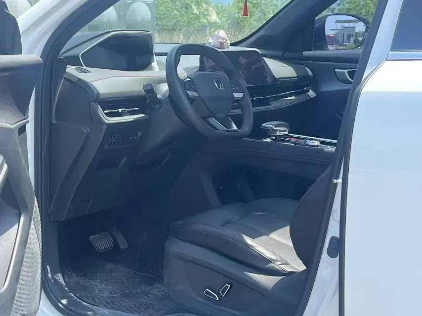 2022 ChangAn CS75 Plus 1.5T 178HP L4 6AT,autocango,china used car exporter,china ev exporter,chinese used car exporter,chinese used ev exporter