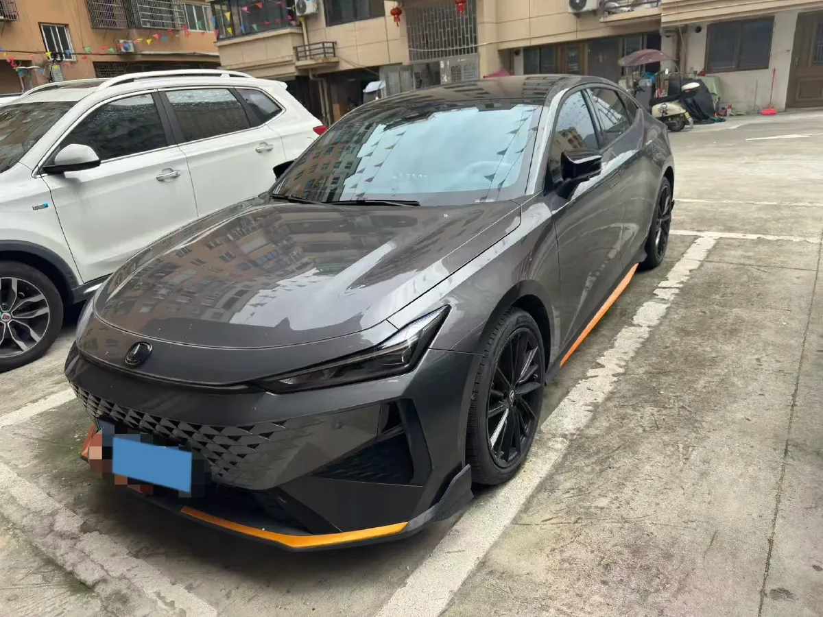 2024 ChangAn UNI-V 1.5T 188HP L4 7DCT,autocango,china used car exporter,china ev exporter,chinese used car exporter,chinese used ev exporter