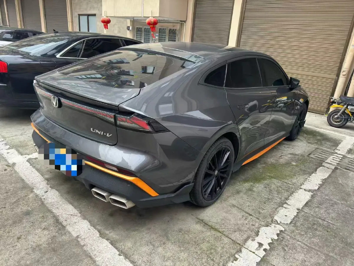 2024 ChangAn UNI-V 1.5T 188HP L4 7DCT,autocango,china used car exporter,china ev exporter,chinese used car exporter,chinese used ev exporter
