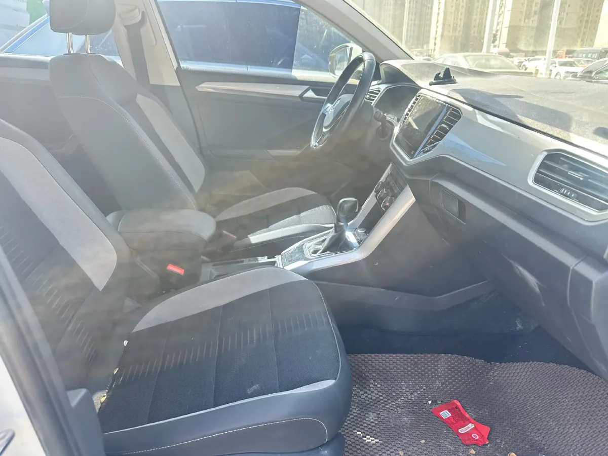 2022 Volkswagen T-Roc 1.4T 150HP L4 7DCT,autocango,china used car exporter,china ev exporter,chinese used car exporter,chinese used ev exporter