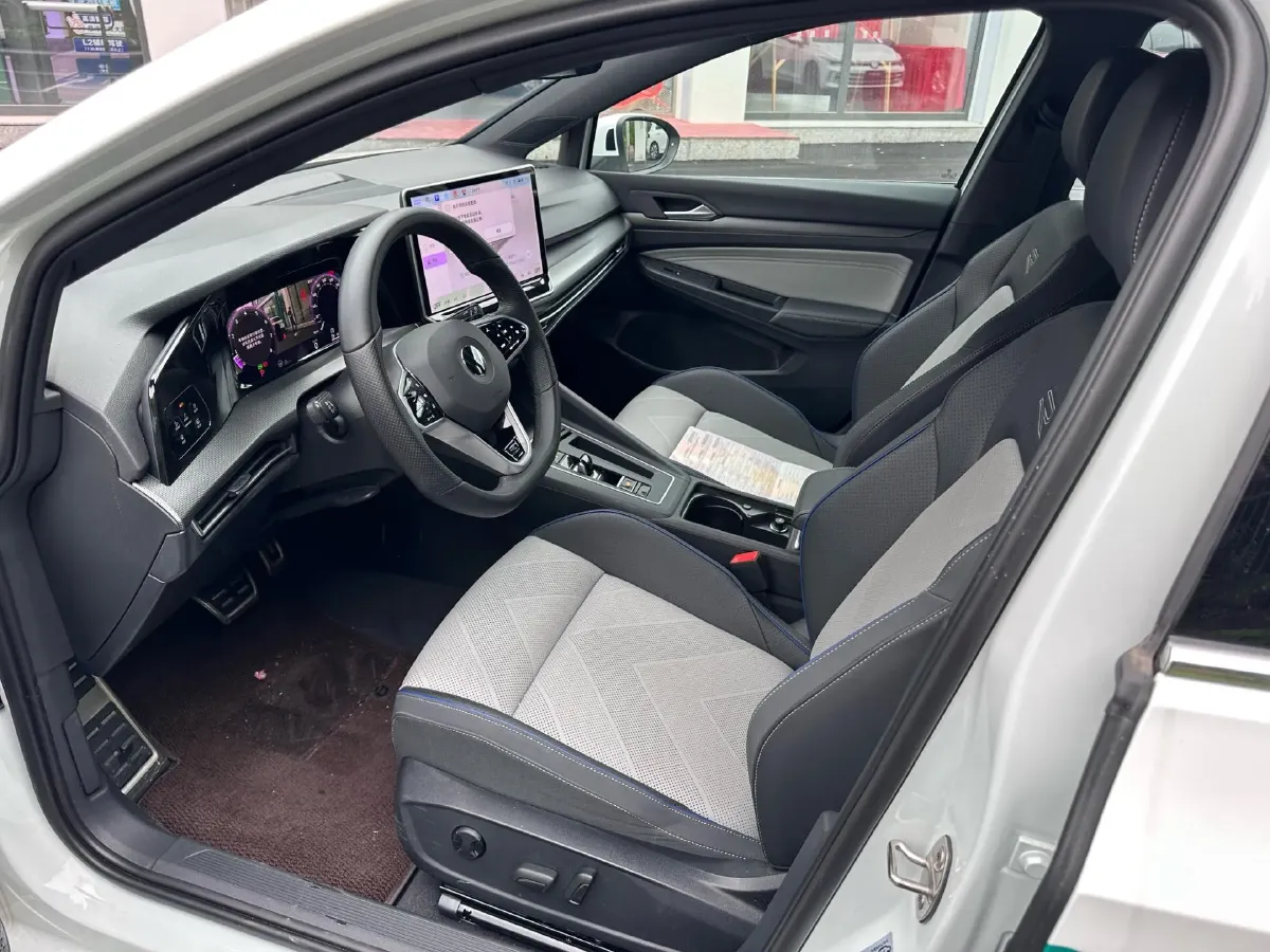 2025 Volkswagen Golf 1.5T 160HP L4 7DCT,autocango,china used car exporter,china ev exporter,chinese used car exporter,chinese used ev exporter