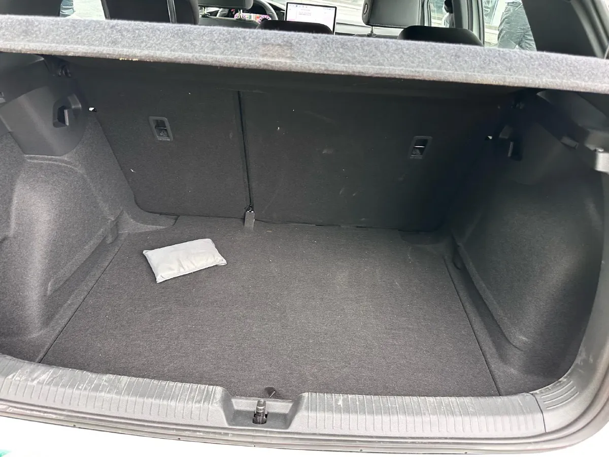 2025 Volkswagen Golf 1.5T 160HP L4 7DCT,autocango,china used car exporter,china ev exporter,chinese used car exporter,chinese used ev exporter