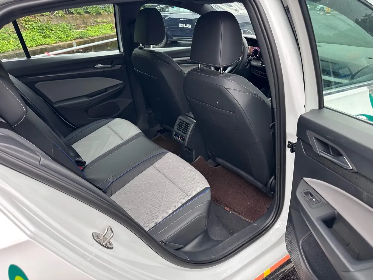 2025 Volkswagen Golf 1.5T 160HP L4 7DCT,autocango,china used car exporter,china ev exporter,chinese used car exporter,chinese used ev exporter