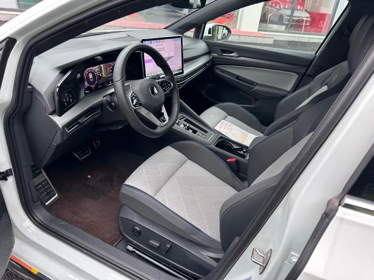 2025 Volkswagen Golf 1.5T 160HP L4 7DCT,autocango,china used car exporter,china ev exporter,chinese used car exporter,chinese used ev exporter