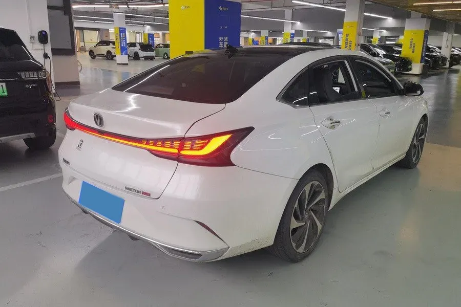 2023 ChangAn Raeton Plus 1.5T 188HP L4 7DCT,autocango,china used car exporter,china ev exporter,chinese used car exporter,chinese used ev exporter