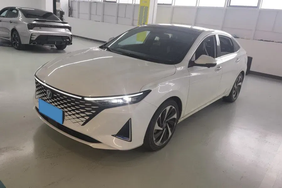 2023 ChangAn Raeton Plus 1.5T 188HP L4 7DCT,autocango,china used car exporter,china ev exporter,chinese used car exporter,chinese used ev exporter