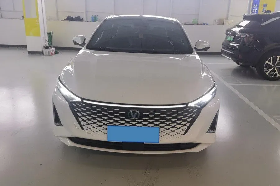 2023 ChangAn Raeton Plus 1.5T 188HP L4 7DCT,autocango,china used car exporter,china ev exporter,chinese used car exporter,chinese used ev exporter