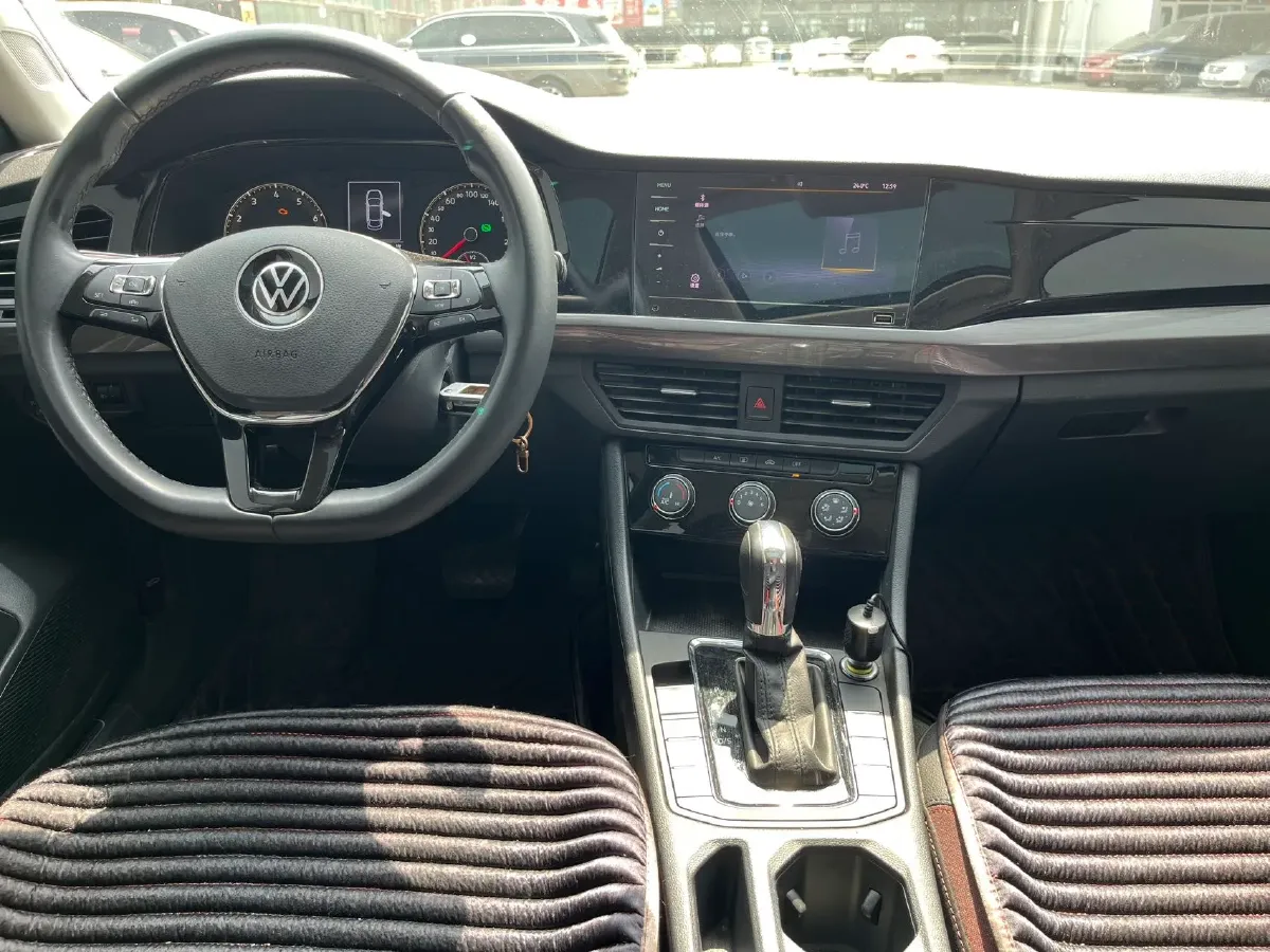 2021 Volkswagen Bora 1.5L 113HP L4 6AT,autocango,china used car exporter,china ev exporter,chinese used car exporter,chinese used ev exporter